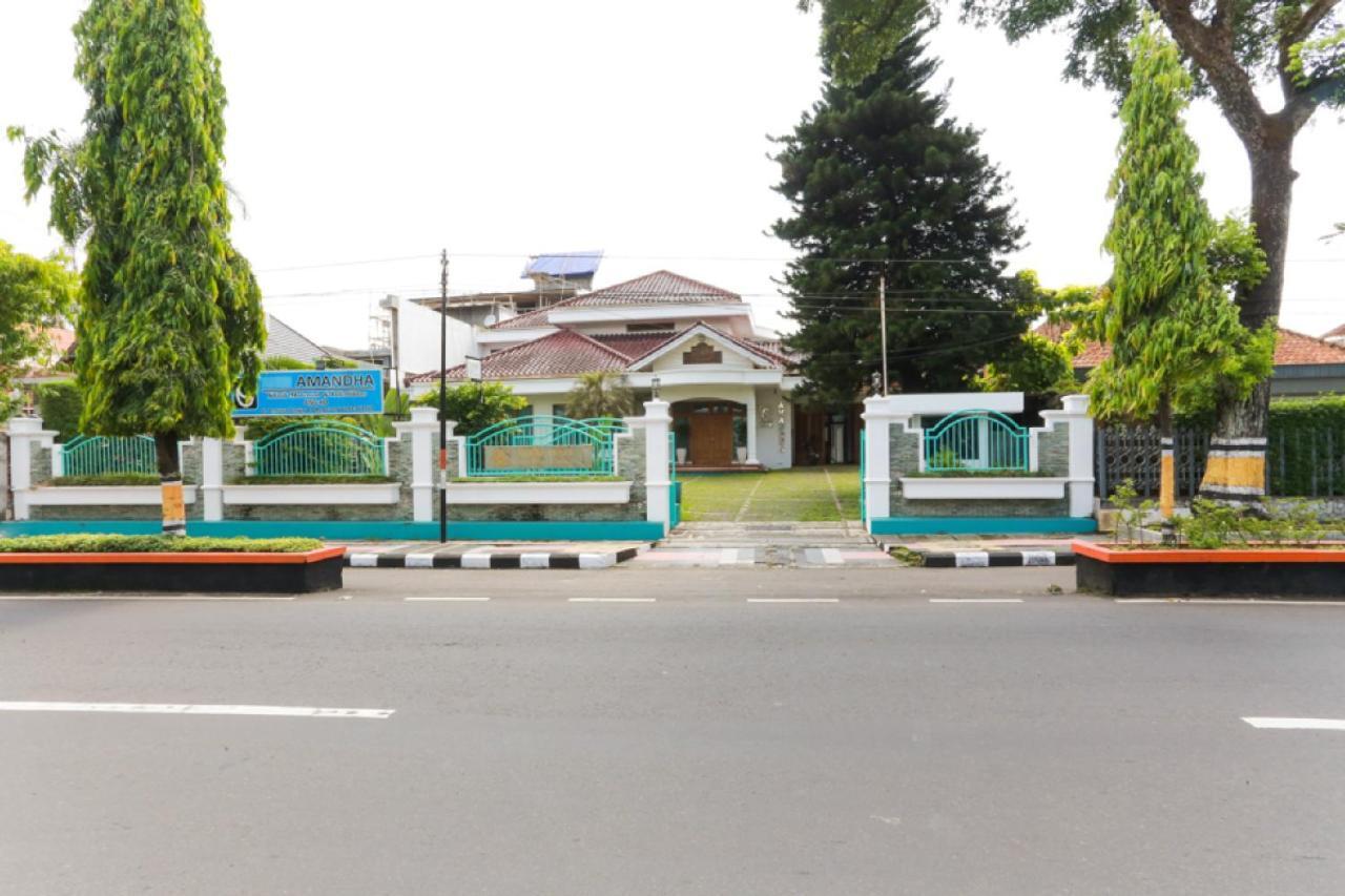 Reddoorz Syariah Near Alun Alun Magelang Bayeman Hotel Exterior foto